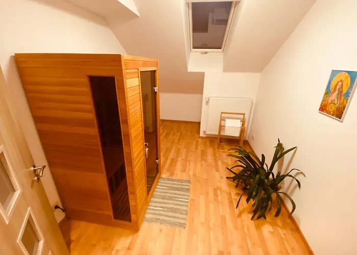 בית אירוח Pyramida & Sauna Relax